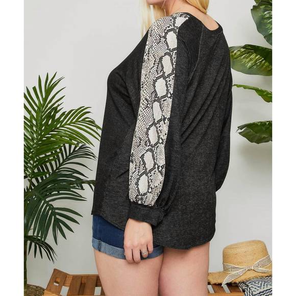 NEW ADORA snakeskin long sleeve plus top in dark grey - Picture 2 of 3